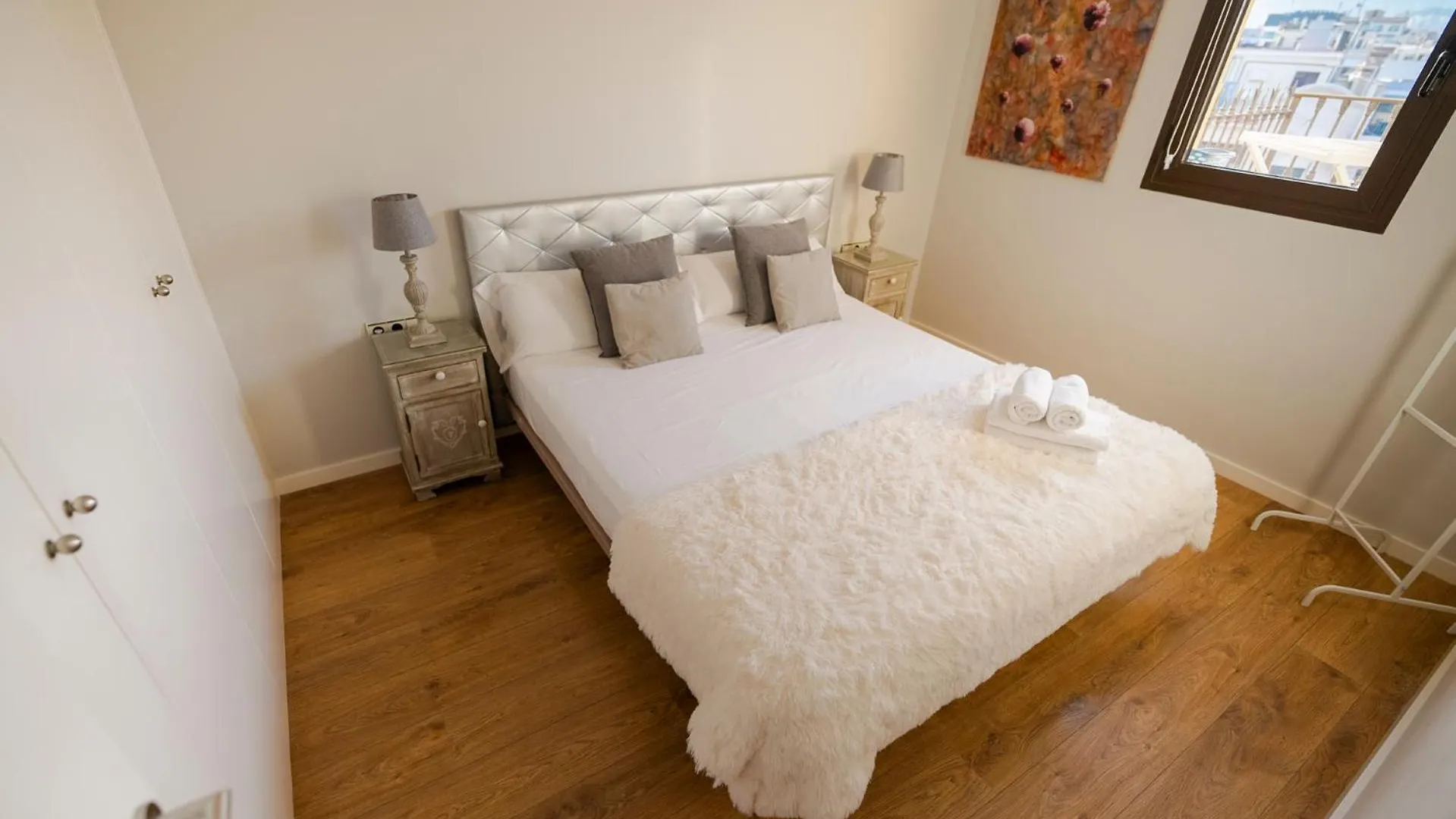 Apartamento Atico Con Terraza En El Corazon De Barcelona 0*,  España