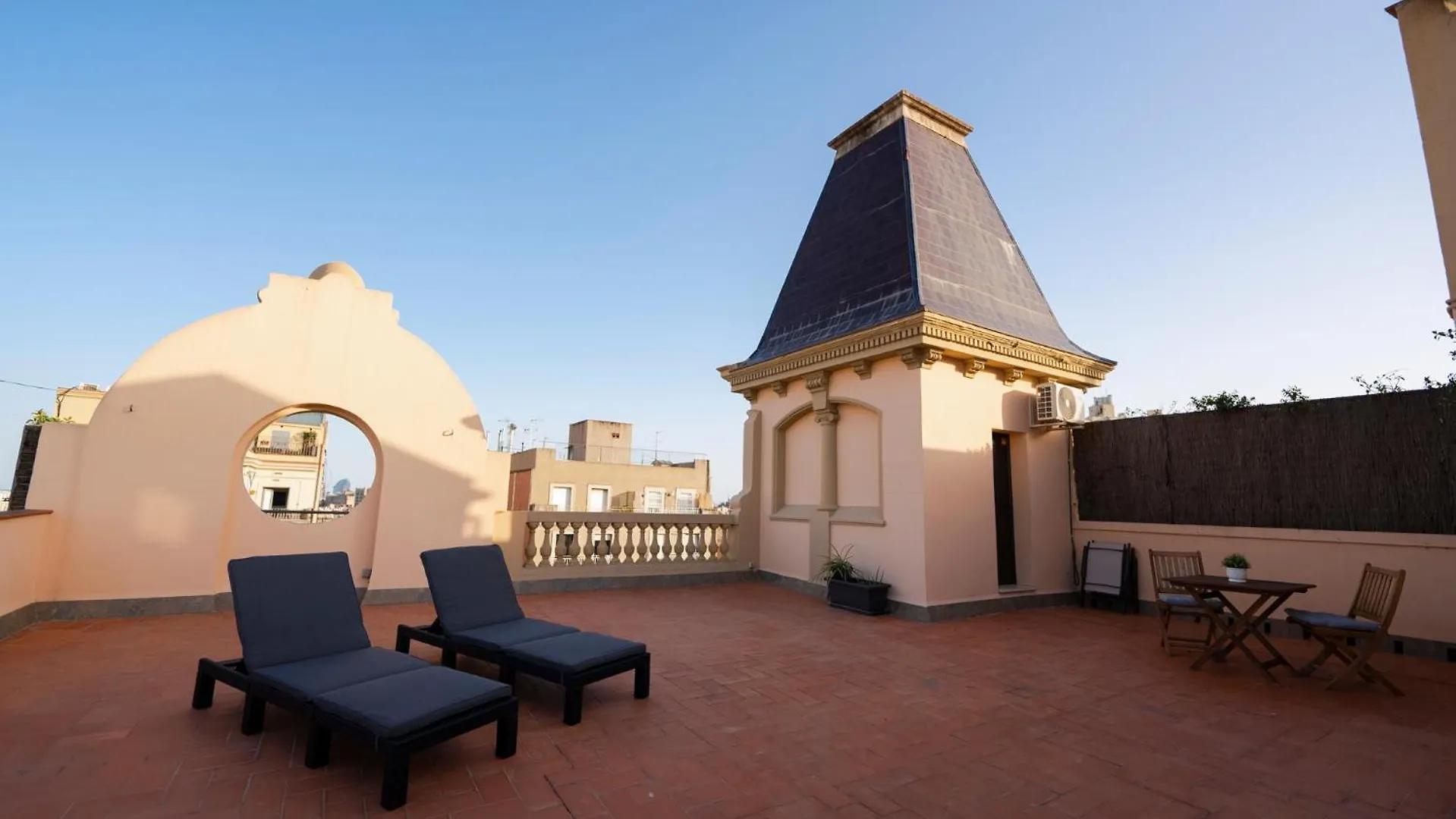 Apartment Ferienwohnung Atico Con Terraza En El Corazon De Barcelona