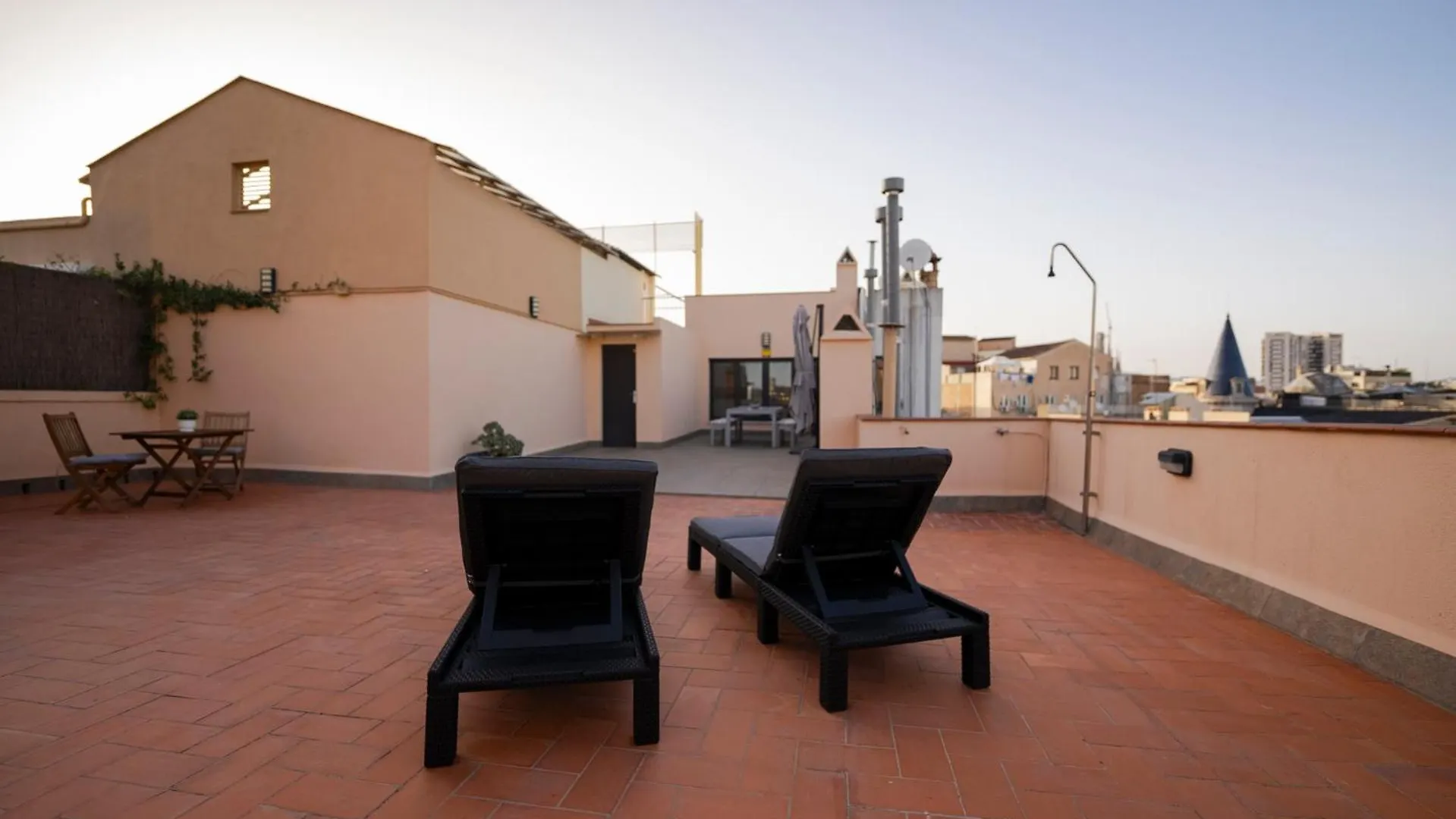 Ferienwohnung Atico Con Terraza En El Corazon De Barcelona