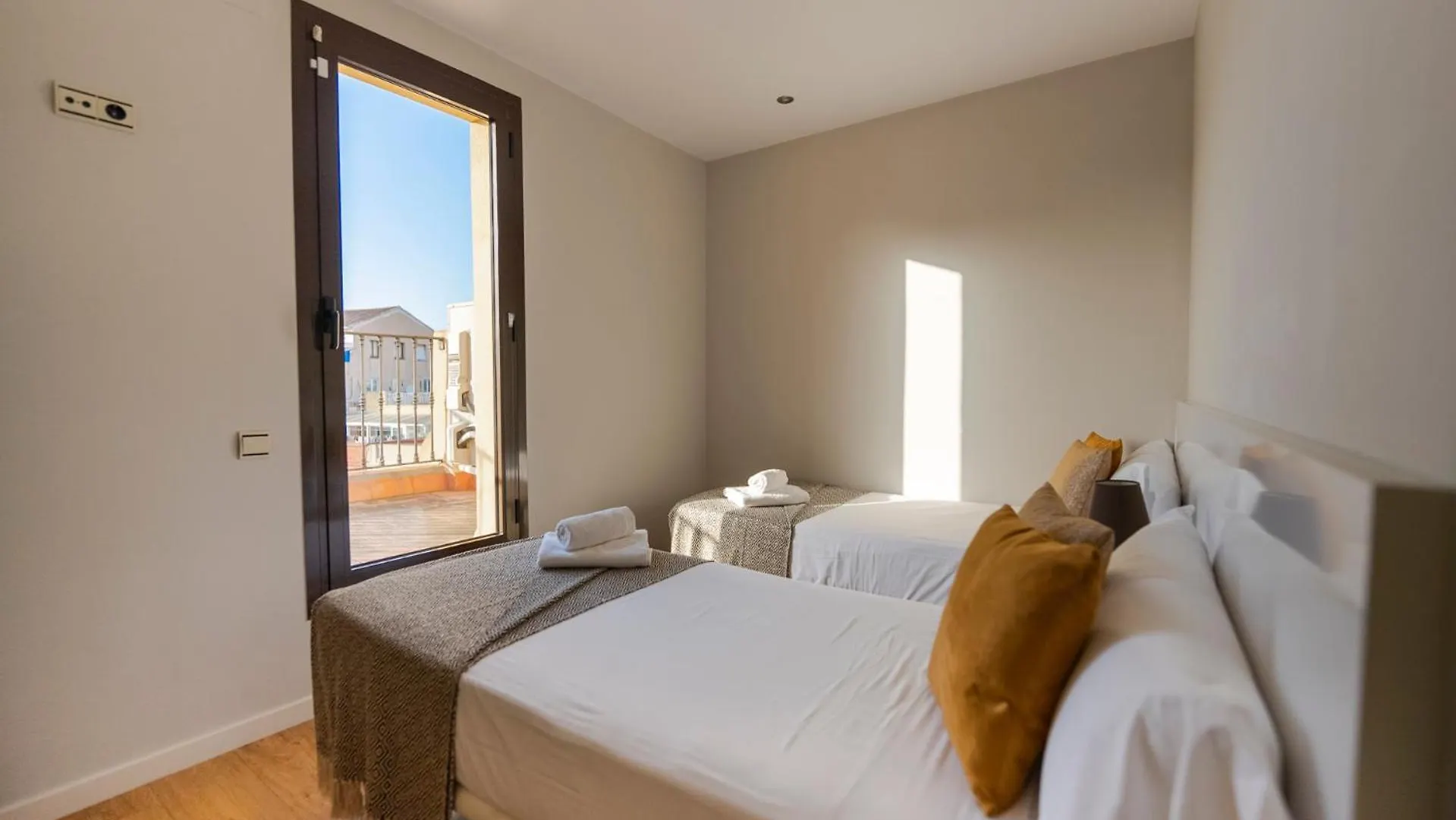 Ferienwohnung Atico Con Terraza En El Corazon De Barcelona